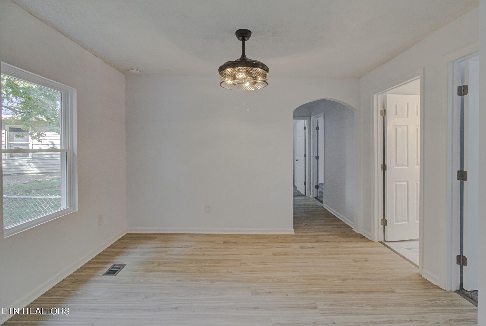 110 Hamilton Circle Oak Ridge, TN 37830 - Photo 5 of 33 IMG_0205