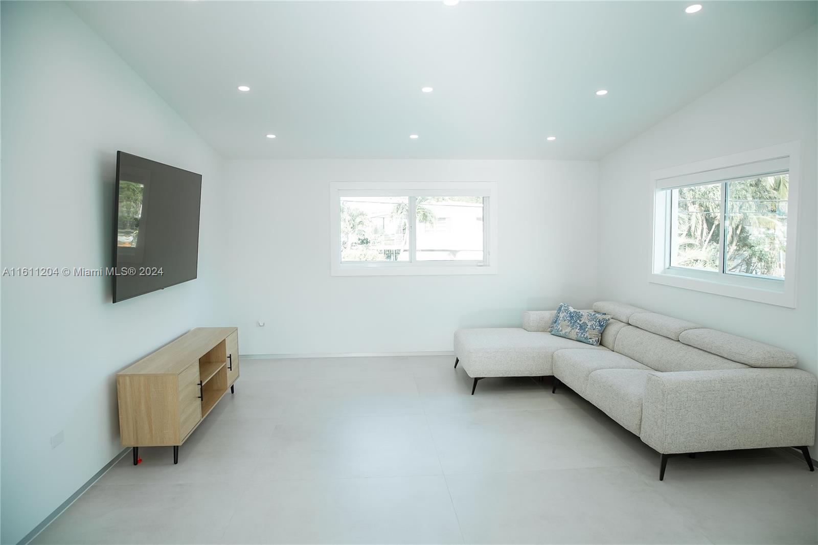 873 Ellen Drive Key Largo, FL 33037 - Photo 13 of 32 Gallery Image 13