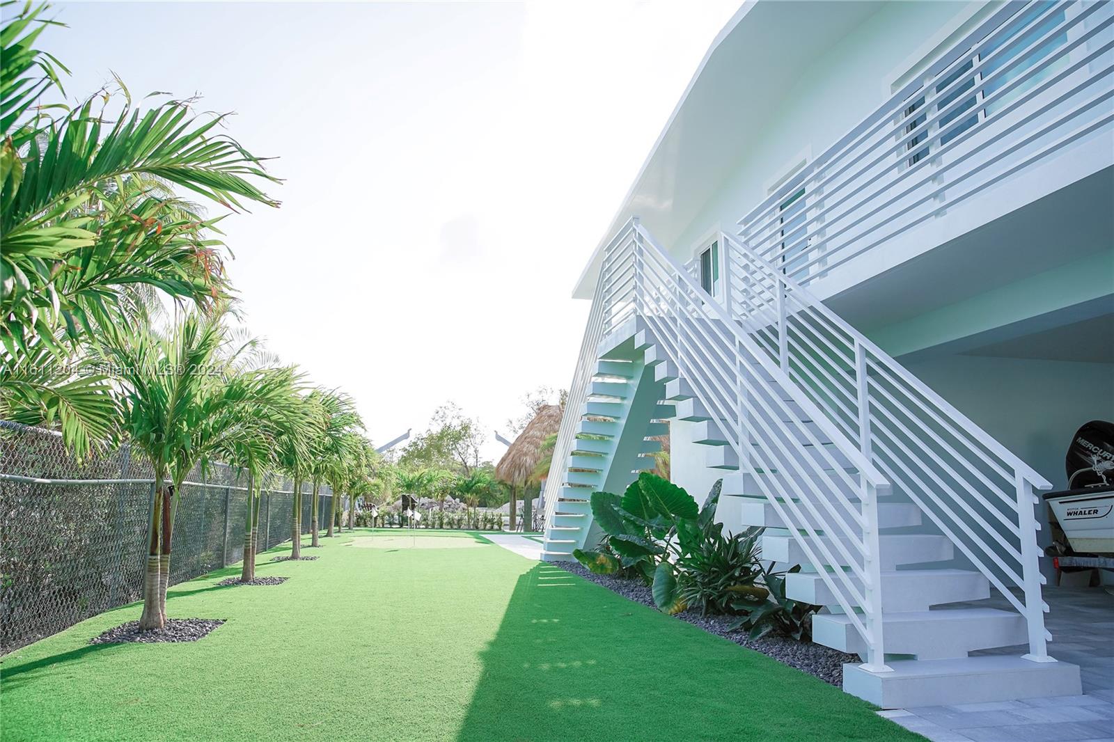 873 Ellen Drive Key Largo, FL 33037 - Photo 3 of 32 Gallery Image 3
