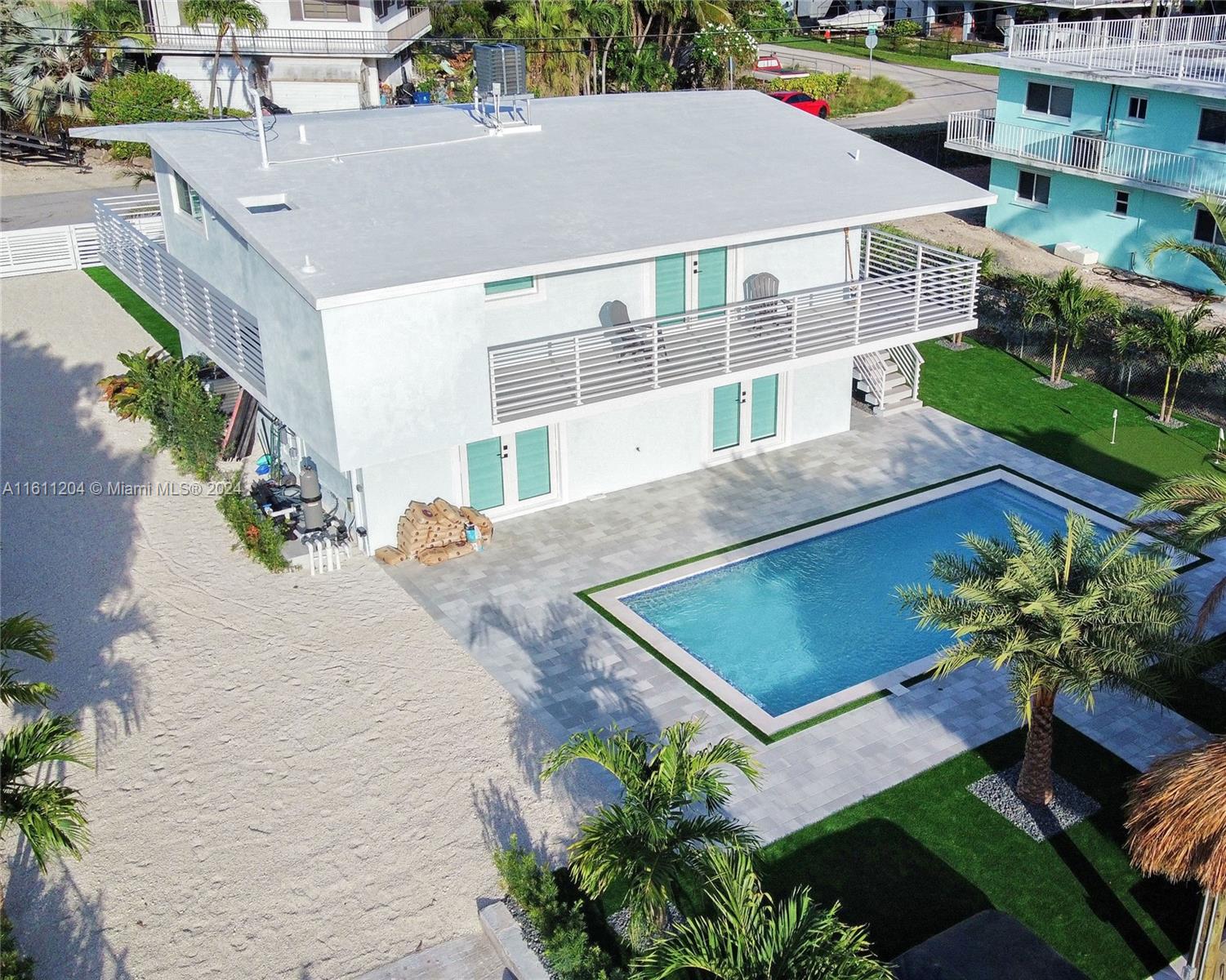 873 Ellen Drive Key Largo, FL 33037 - Photo 9 of 32 Gallery Image 9