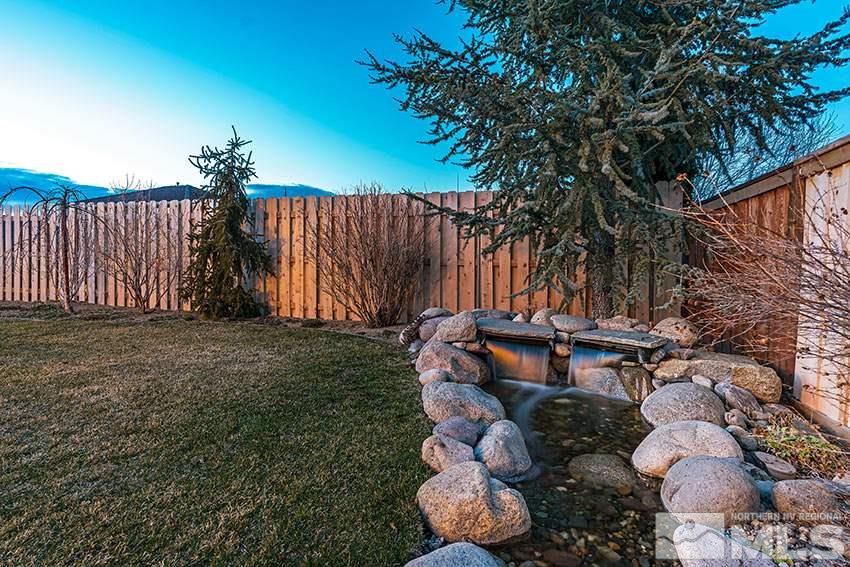 395 Sondrio Way Reno, NV 89521 - Photo 25 of 25 a garden with wooden fence