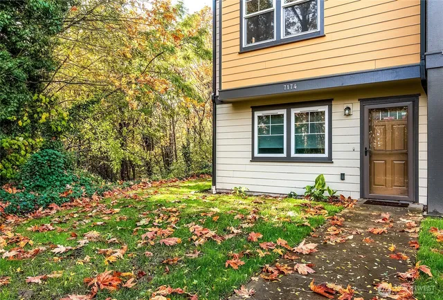 $3,350 | 7174 Shinkle Place Southwest, Seattle, WA 98106
