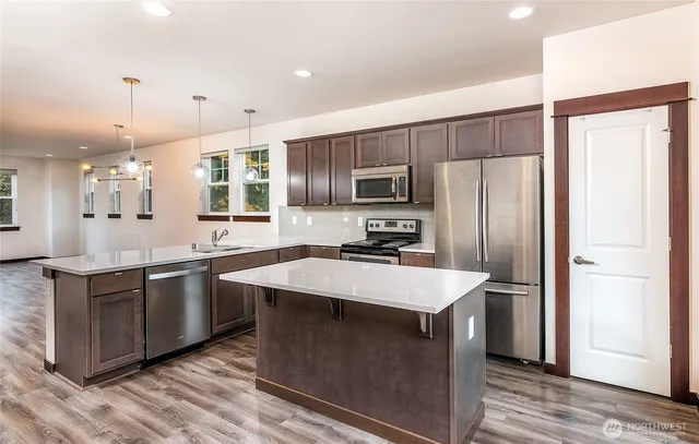 $3,350 | 7174 Shinkle Place Southwest, Seattle, WA 98106