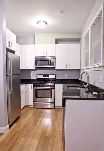 $5,800 | 195 West 3rd Street, Unit 4, Boston, MA 02127