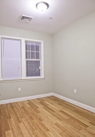 $5,800 | 195 West 3rd Street, Unit 4, Boston, MA 02127