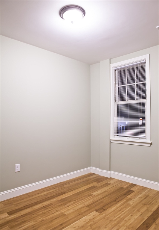 195 West 3rd Street, Unit 4 Boston, MA 02127 - Photo 13 of 16