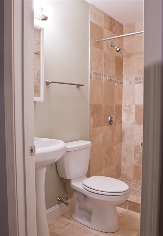 195 West 3rd Street, Unit 4 Boston, MA 02127 - Photo 15 of 16