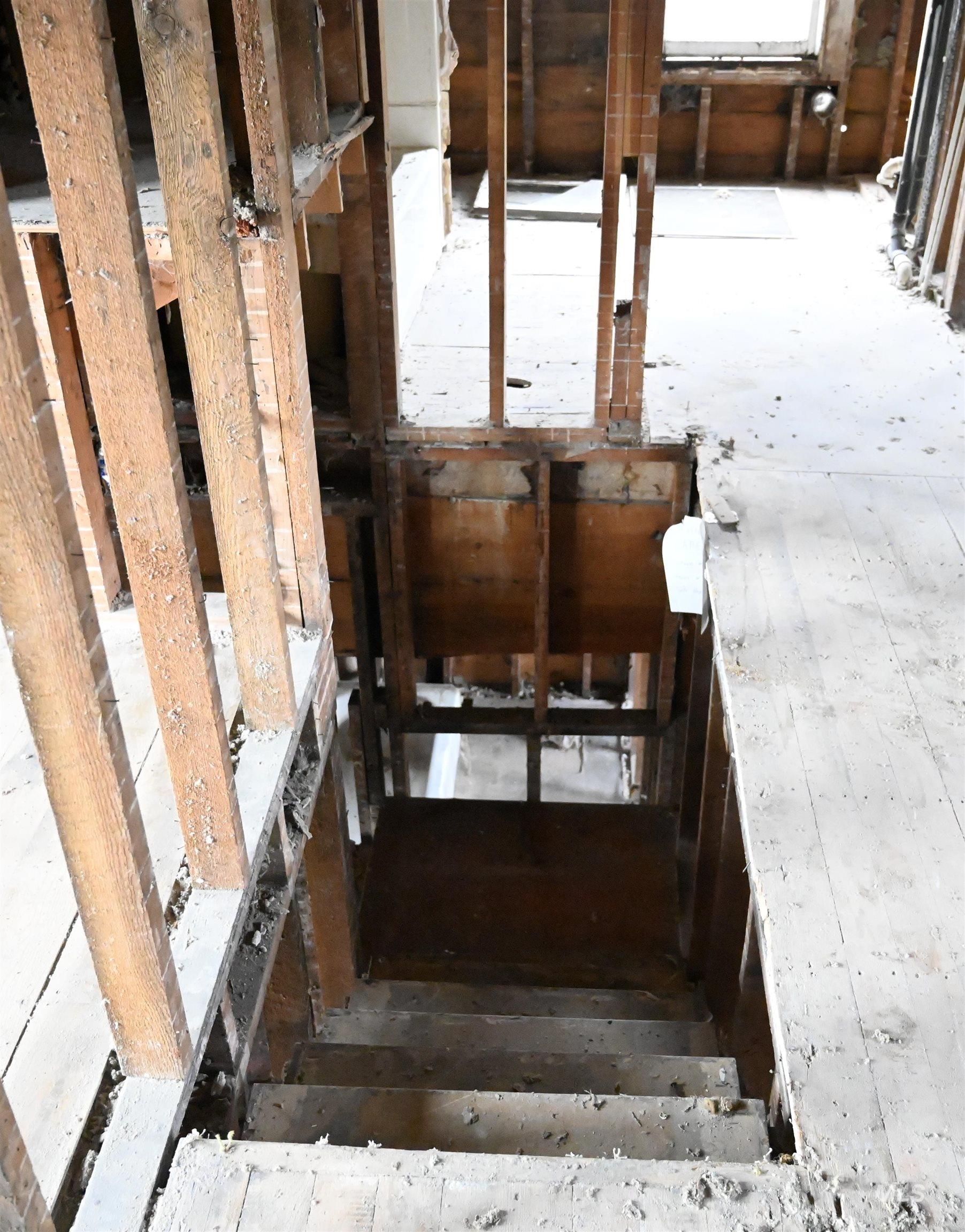 704 Riverside Avenue Orofino, ID 83544 - Photo 10 of 23 View of staircase