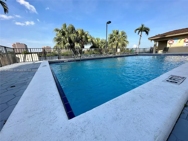 $2,200 | 5249 Northwest 7th Street, Unit 217, Miami, FL 33126