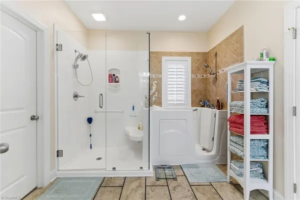 $427,700 | 6821 Stone Gables Drive, Thomasville, NC 27360
