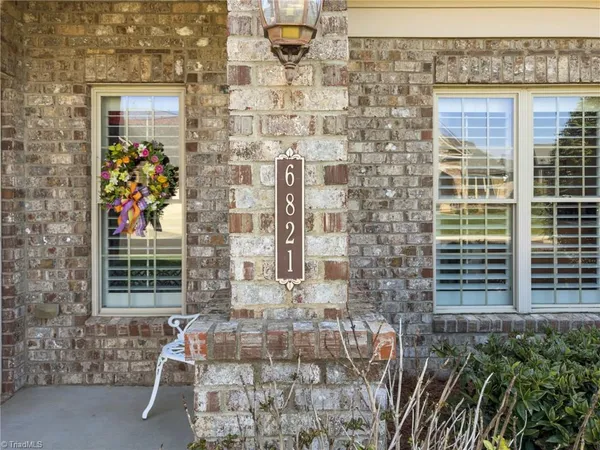 $427,700 | 6821 Stone Gables Drive, Thomasville, NC 27360