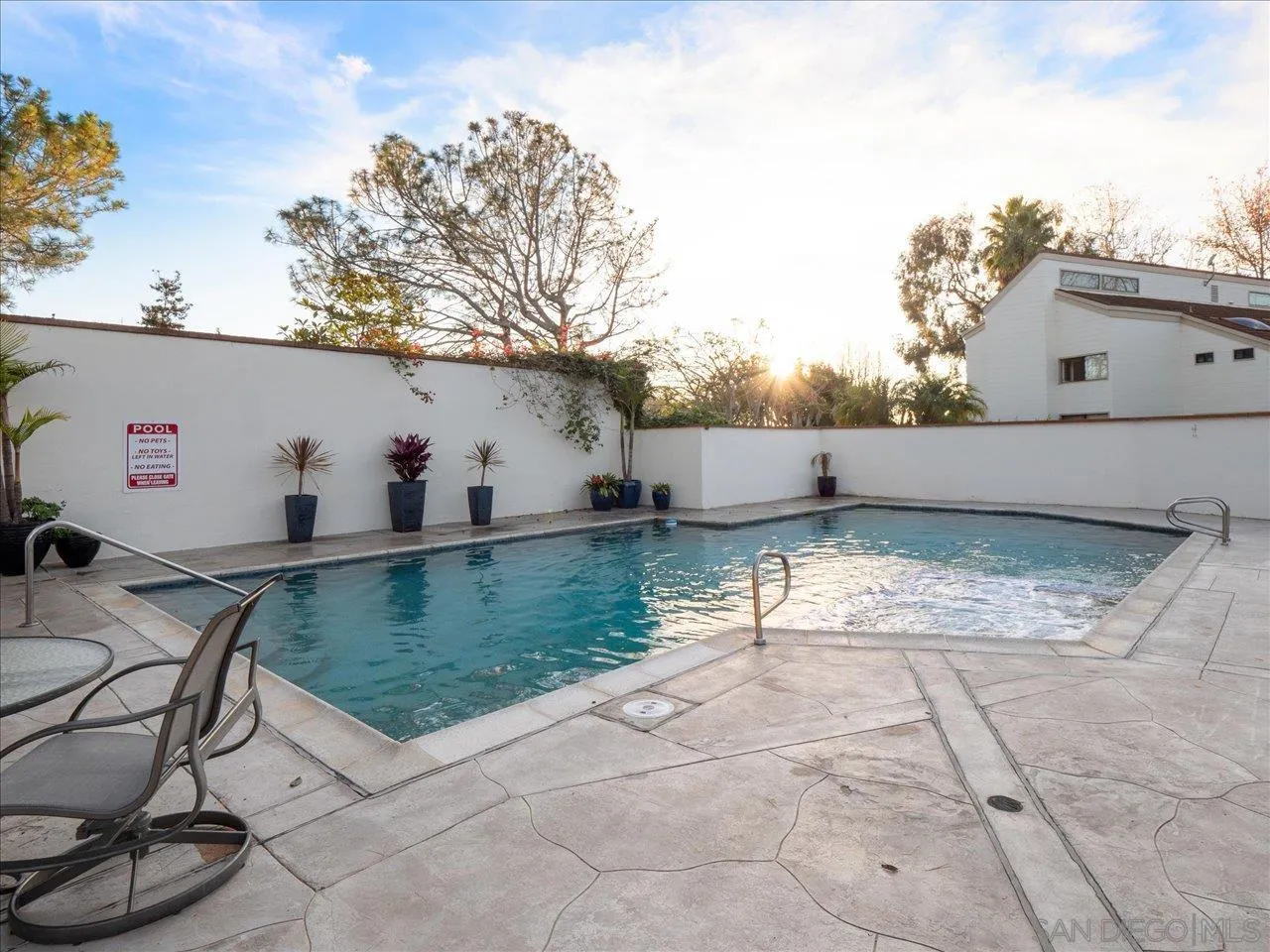 2640 Inyaha Lane La Jolla, CA 92037 - Photo 20 of 25 a view of a backyard