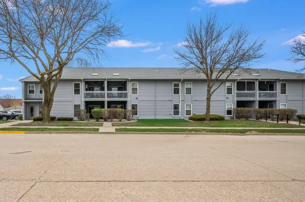 $129,900 | 232 South Dewey Street, Unit 102, Fairmont, MN 56031