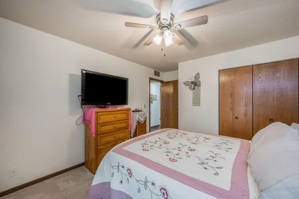 $129,900 | 232 South Dewey Street, Unit 102, Fairmont, MN 56031