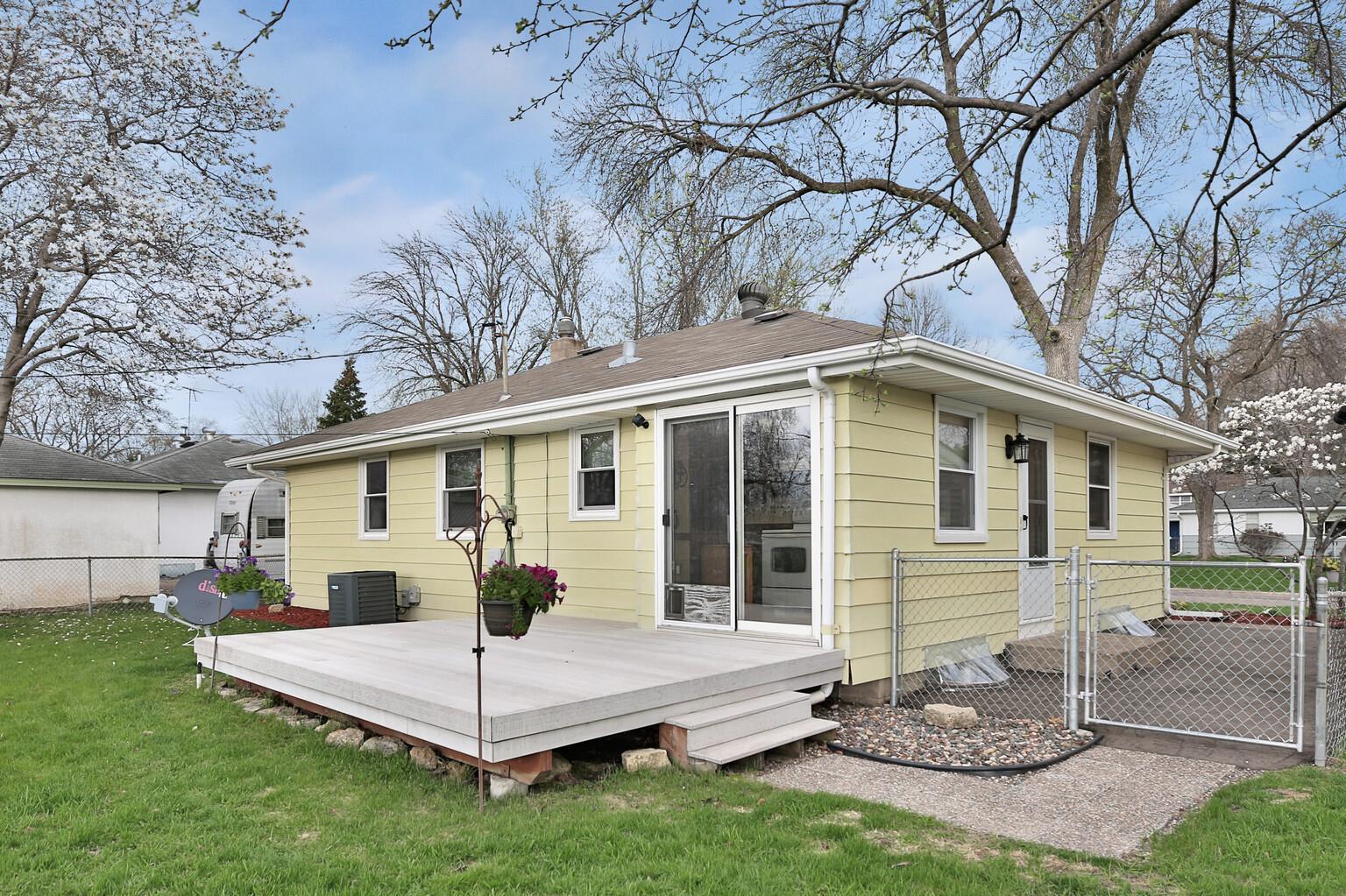 2330 Shoshone Road North St. Paul, MN 55109 - Photo 6 of 36 Gallery Image 6