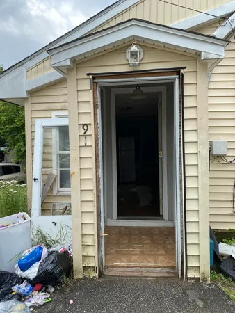 $190,000 | 91 Munroe Street, Franklin, NH 03235