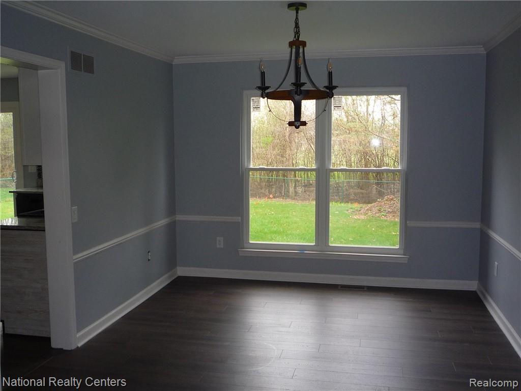 5800 Hathaway Road Canton, MI 48187 - Photo 2 of 27 P1050480.JPG