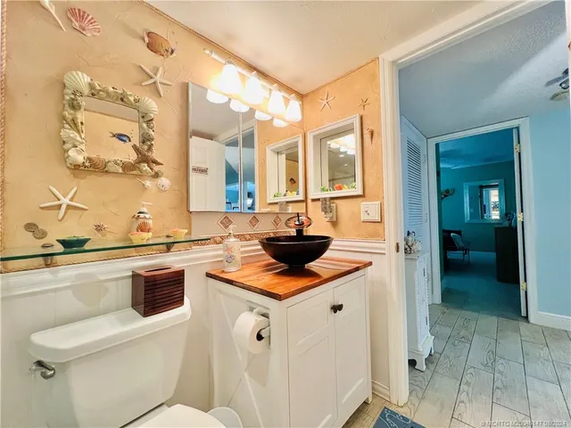 $2,500 | 10044 South Ocean Drive, Unit 102, Jensen Beach, FL 34957