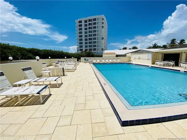 $2,500 | 10044 South Ocean Drive, Unit 102, Jensen Beach, FL 34957