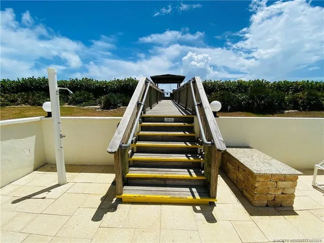 $2,500 | 10044 South Ocean Drive, Unit 102, Jensen Beach, FL 34957