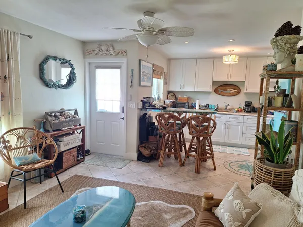 $2,900 | 217 Southeast 2nd Avenue, Boynton Beach, FL 33435