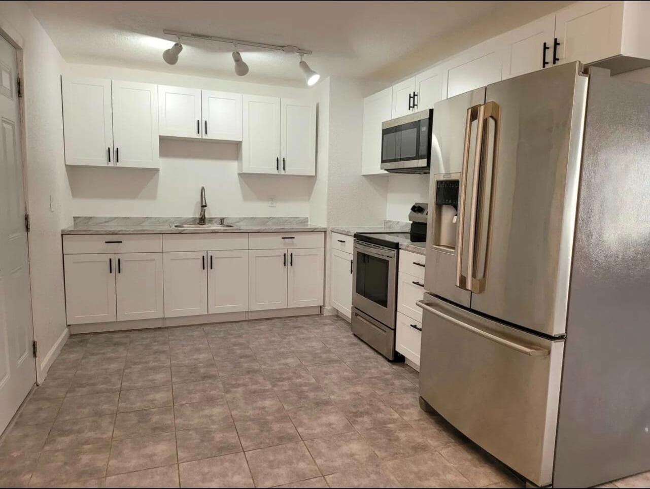 2016 Golfview Court Fort Pierce, FL 34950 - Photo 2 of 7 WhatsApp Image 2024-03-22 at 09.14.49_4e