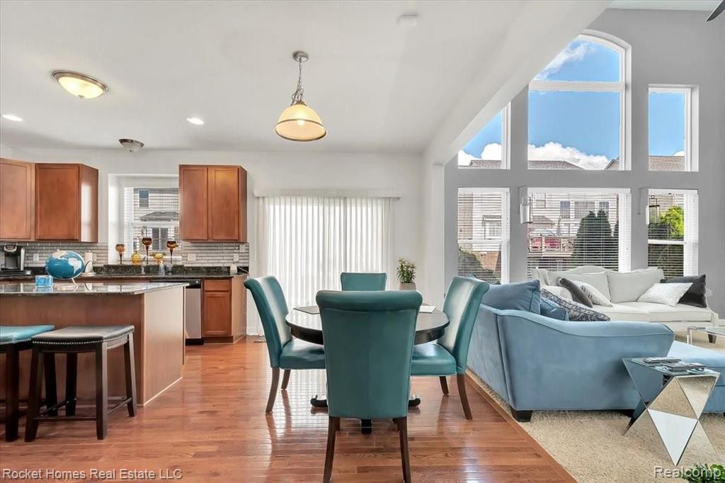 27570 Cromwell Road Novi, MI 48374 - Photo 6 of 28