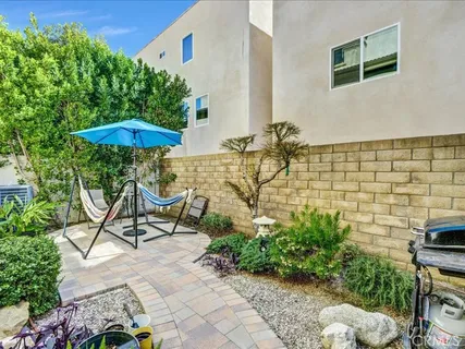 $749,900 | 6840 De Celis Place, Lake Balboa, CA 91406