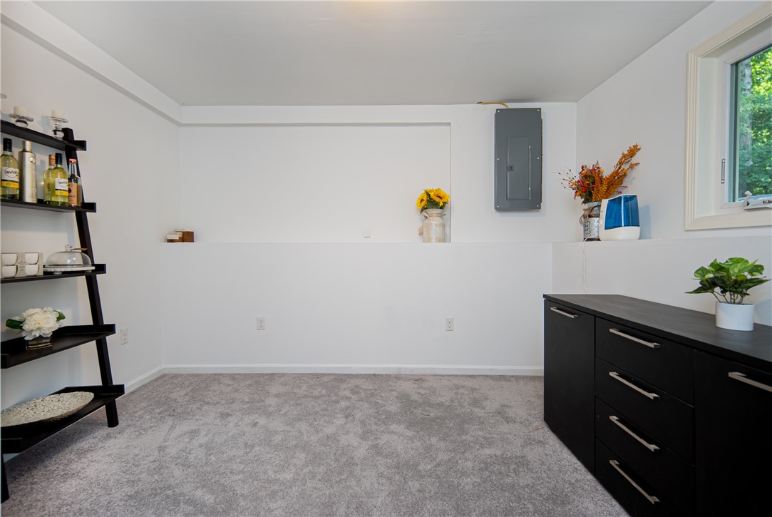 74 Olney Arnold Road Cranston, RI 02921 - Photo 19 of 30 Gallery Image 19