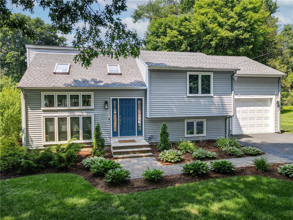 74 Olney Arnold Road Cranston, RI 02921 - Photo 4 of 30 Gallery Image 4