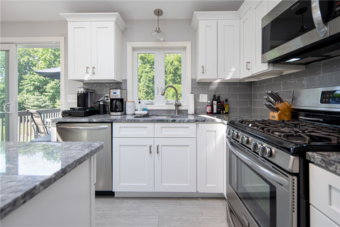 74 Olney Arnold Road Cranston, RI 02921 - Photo 7 of 30 Gallery Image 7