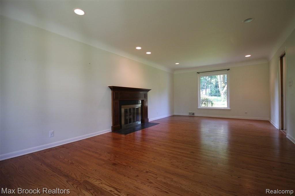 4176 Fieldbrook Road West Bloomfield, MI 48323 - Photo 5 of 31 IMG_2270.JPG