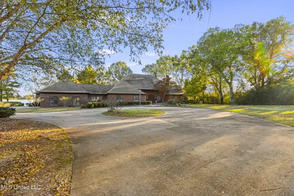 $1,499,999 | 108 Cove Lane, Madison, MS 39110