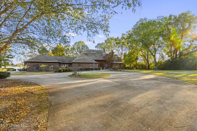 $1,499,999 | 108 Cove Lane, Madison, MS 39110