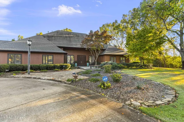 $1,499,999 | 108 Cove Lane, Madison, MS 39110