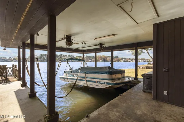 $1,499,999 | 108 Cove Lane, Madison, MS 39110