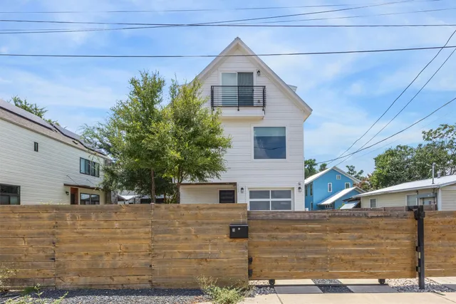 $3,800 | 1153 Webberville Road, Unit 1, Austin, TX 78721