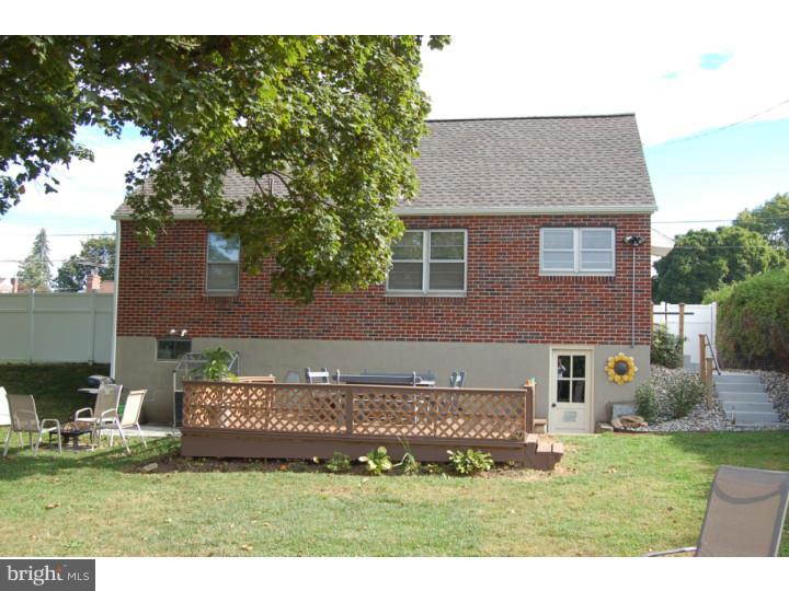 2124 Peters Road Reading, PA 19601 - Photo 4 of 17