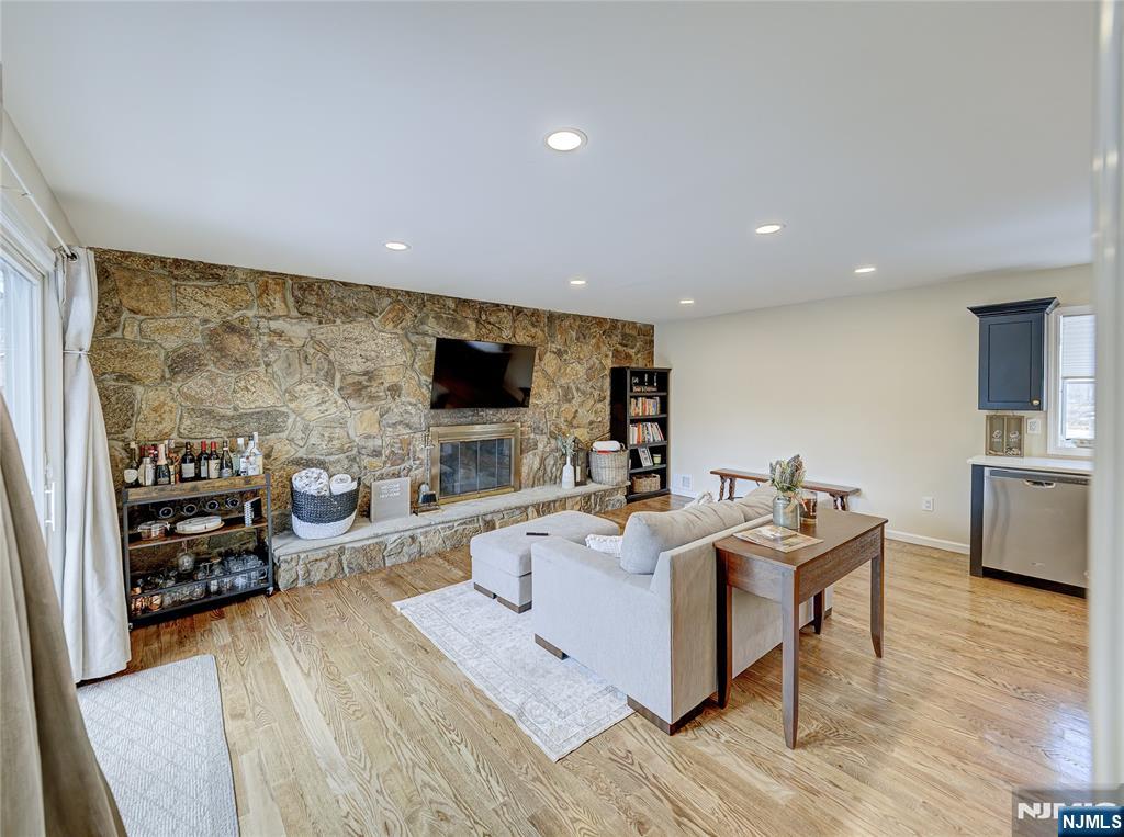 15 Glassboro Road Parsippany, NJ 07054 - Photo 10 of 38