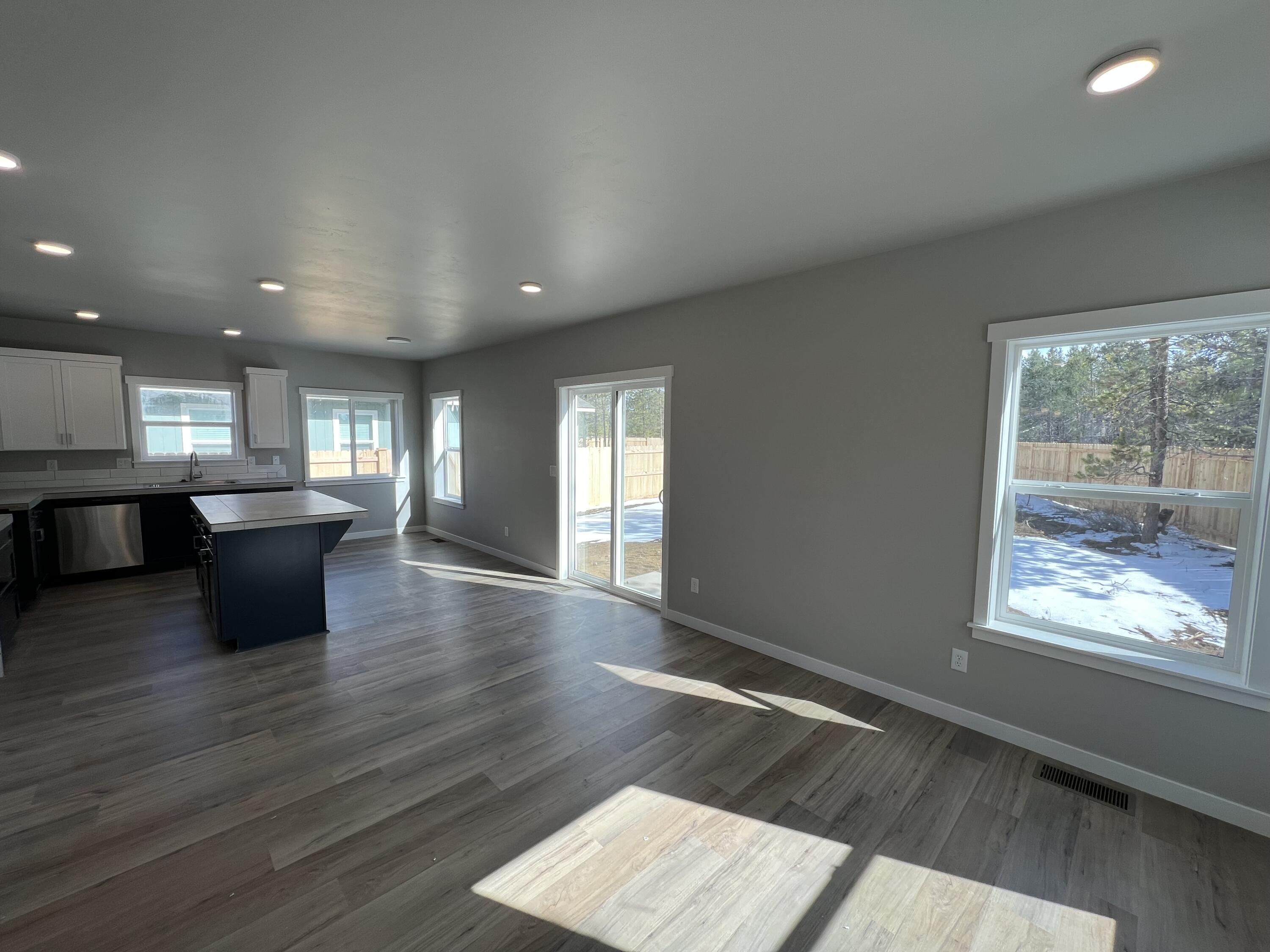16405 Bassett Road La Pine, OR 97739 - Photo 9 of 29 IMG-2863