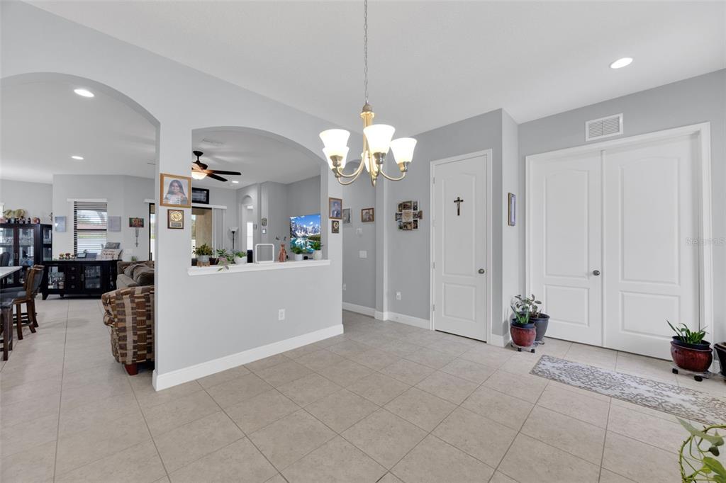 11026 Brahman Ranch Circle Riverview, FL 33578 - Photo 5 of 50