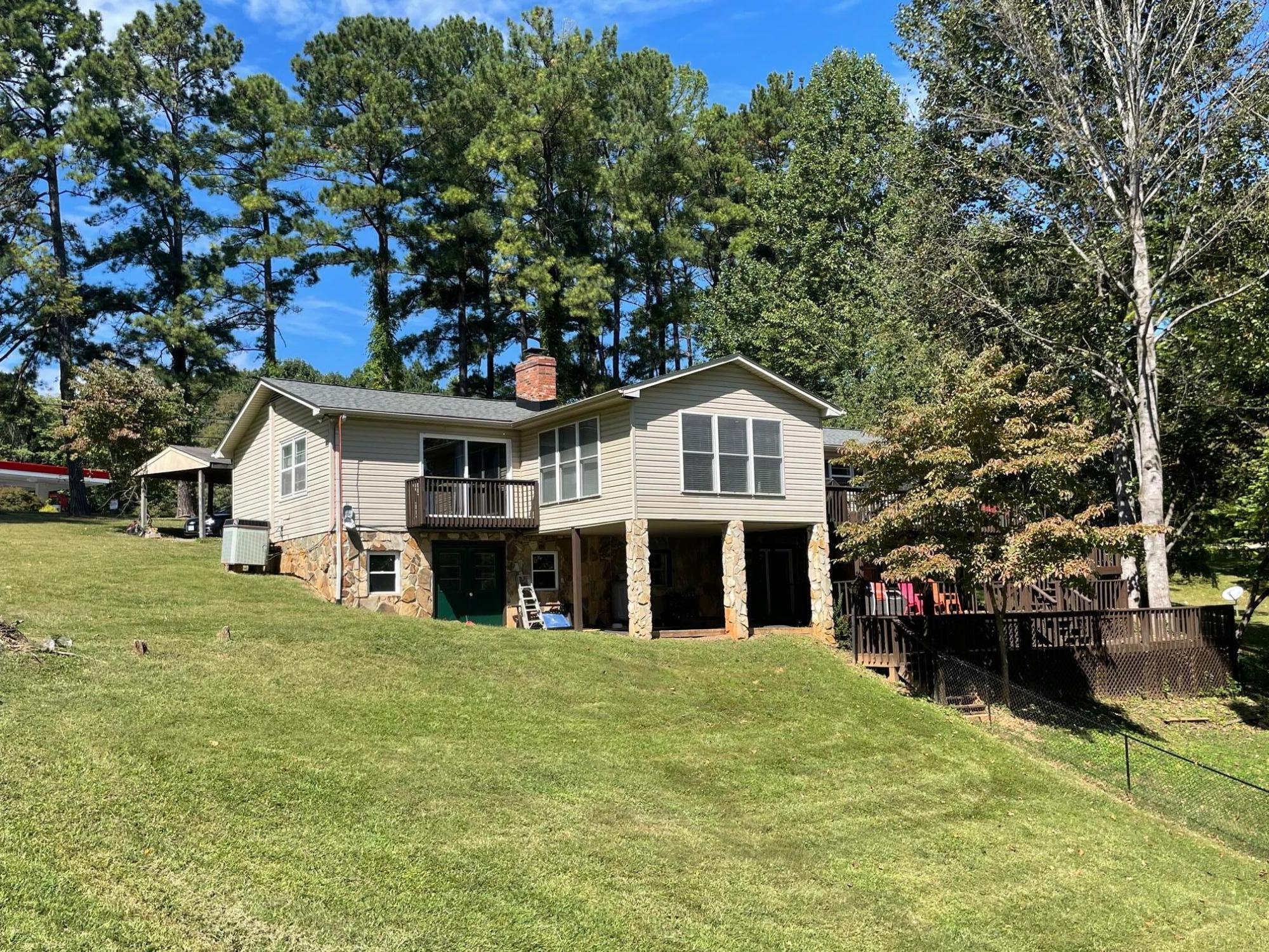 16448 Moneta Road Moneta, VA 24121 - Photo 1 of 34 IMG_9295