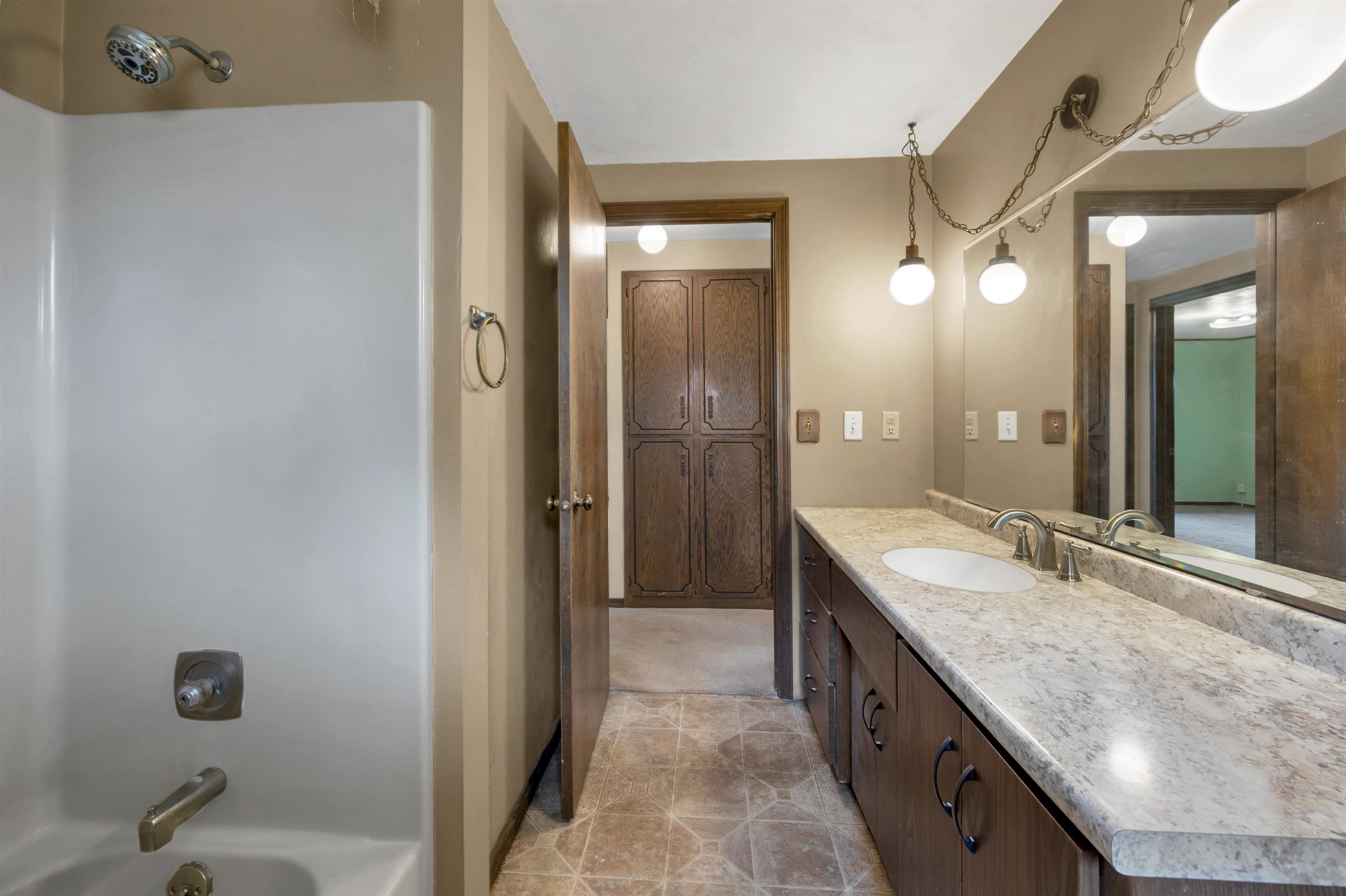 2205 School Road De Pere, WI 54115 - Photo 16 of 48