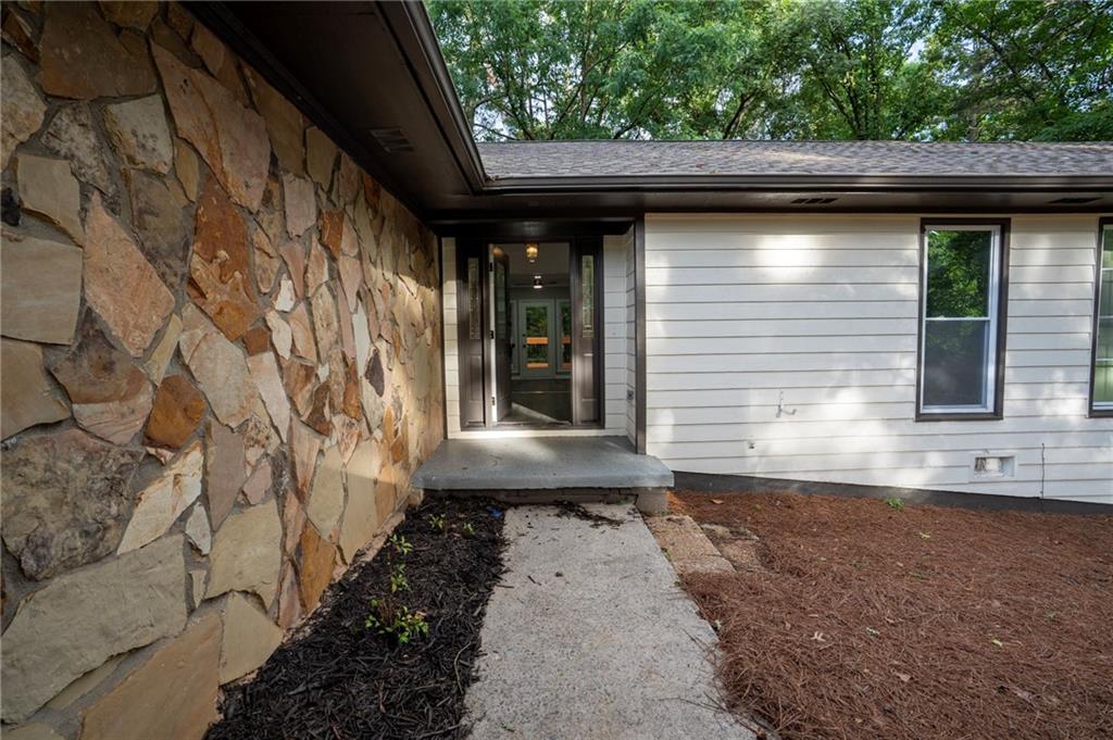 2154 Pond Road Duluth, GA 30096 - Photo 7 of 37