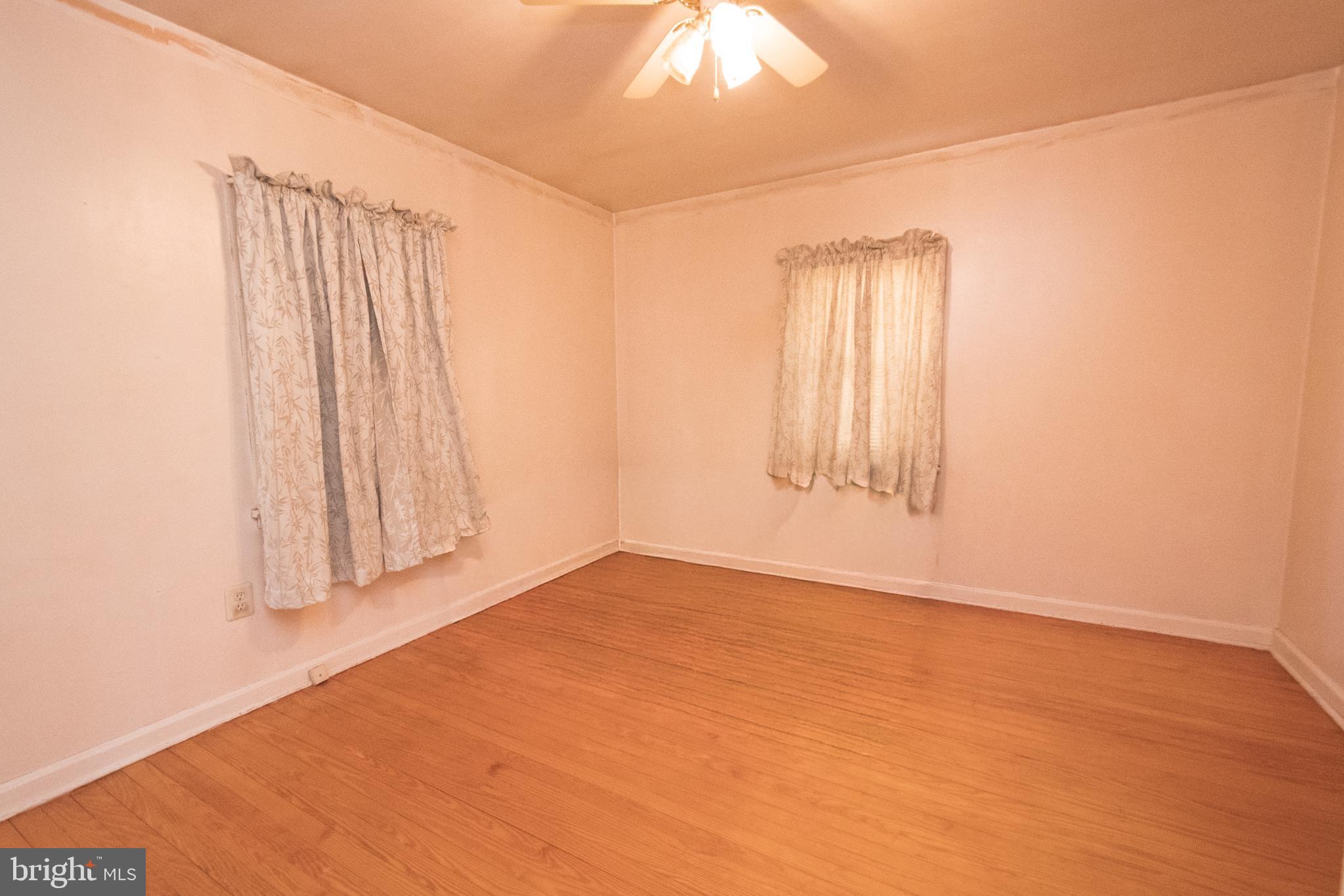 4022 West 7th Street Trainer, PA 19061 - Photo 27 of 49 an empty room with a window