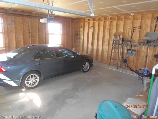 2264 Daley Road Lapeer, MI 48446 - Photo 21 of 22 2264 Daley garage.jpg