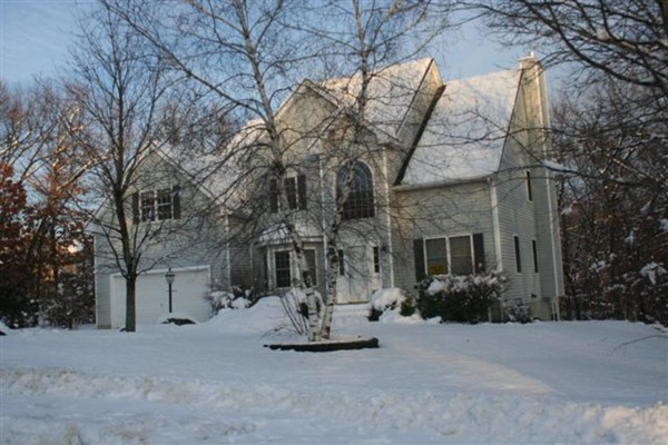 37 Scotland Heights Road Haverhill, MA 01832 - Photo 3 of 18 Gallery Image 3