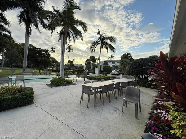 $595,000 | 408 Broad Avenue South, Unit H408, Naples, FL 34102