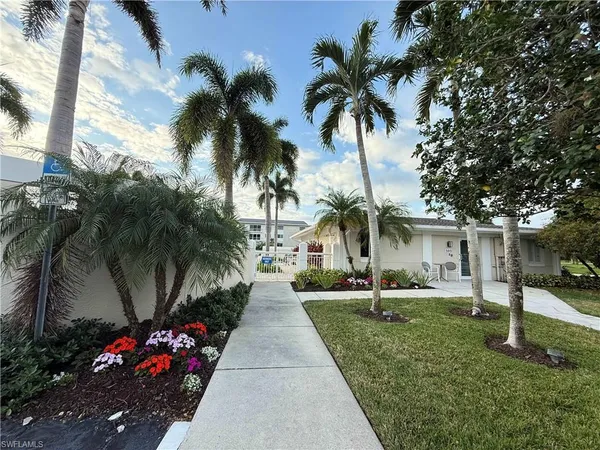 $595,000 | 408 Broad Avenue South, Unit H408, Naples, FL 34102