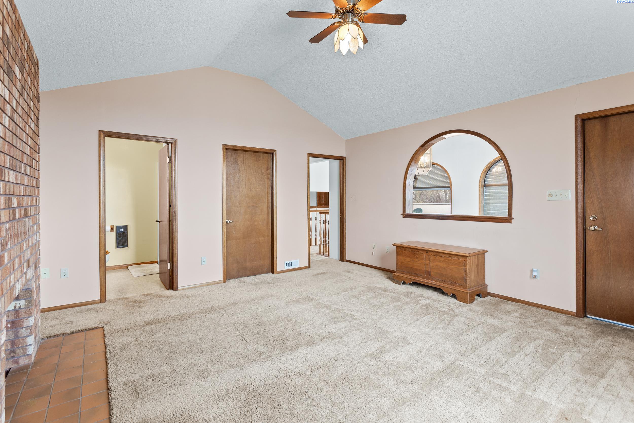 12101 South Smith Road Prosser, WA 99350 - Photo 17 of 34 Gallery Image 17